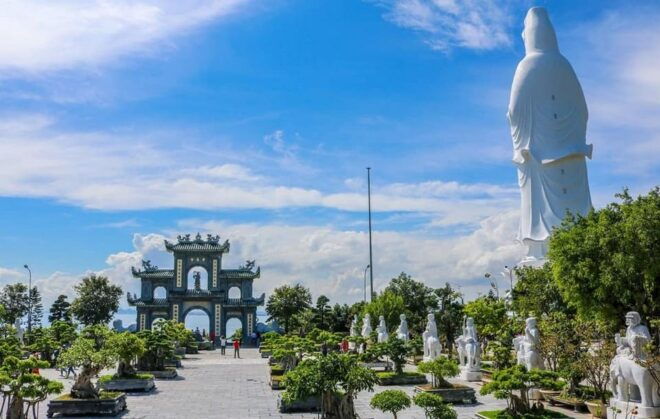 DISCOVER SON TRA PENINSULA - MARBLE MOUNTAIN - HOI AN TOWN - Strolling Through Hoi An