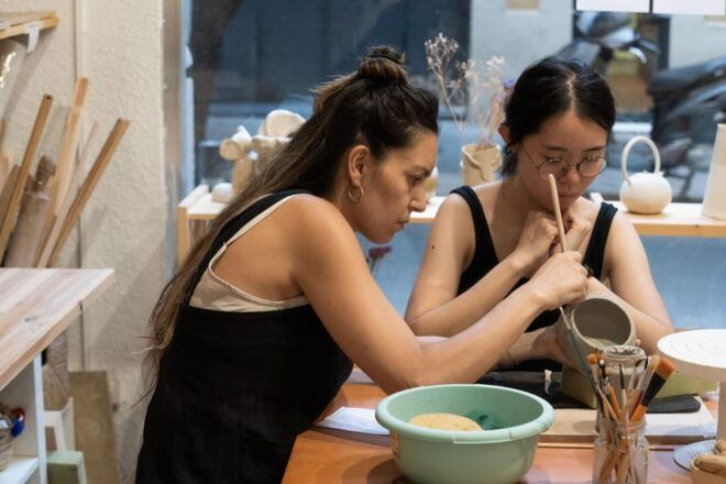 Discover the Art of Ceramics While Enjoying a Fine Wine! - Decorative Techniques