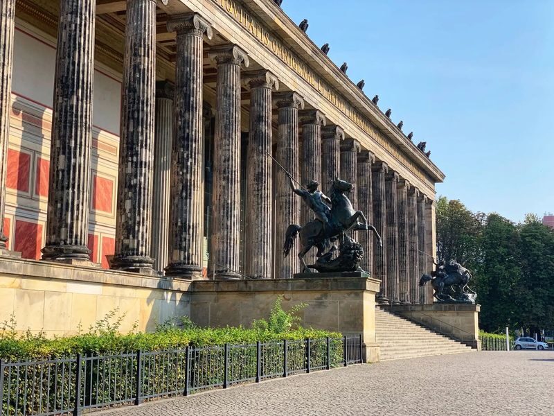 Discover the Berlin Half-Day Walking Tour - The Brandenburg Gate: a natural finish, but not a guaranteed one