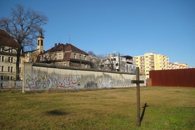 Discover the Berlin Wall During Cold War Self-Guided Tour - Key Sites Along the Berlin Wall