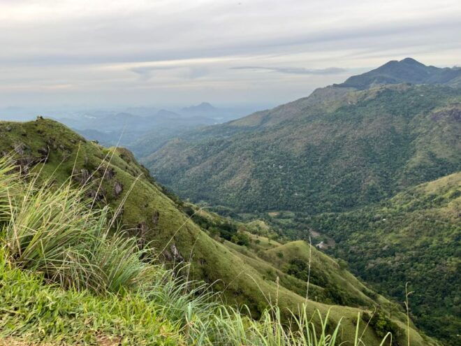 Discover the Best of Sri Lanka in 2 Days - Mini Adams Peak and Hotel Check-in