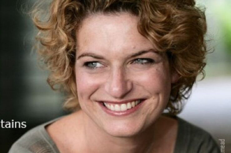 Discover the Bièvres Valley & History Through a Walking Show - Experience a Unique Theatrical Walk