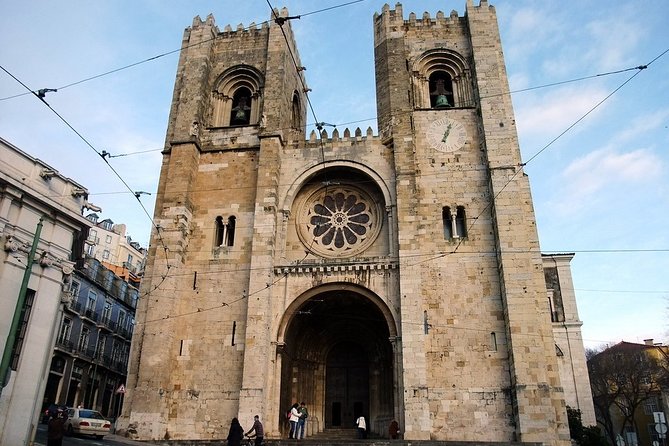 Discover the Charm of the Historic Part of Lisbon Aboard the Pink Tuk - Booking and Flexibility
