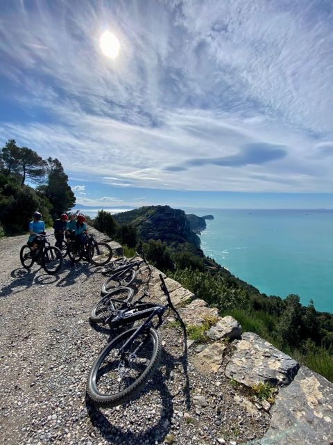Discover the Cinque Terre by E-Bikes - Full Description