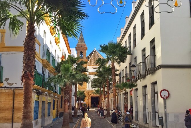 Discover the Fascinating History of Cadiz Old Town on a Private Walking Tour - Common Questions