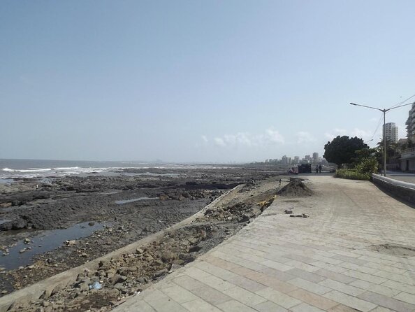 Discover the Hidden Gems of Bandra on an Engaging Walking Tour - Itinerary Details