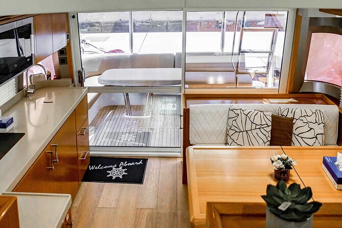 Discover the Hidden Island in Dubai in Majesty 48ft Yacht Rental - Pricing and Booking Details