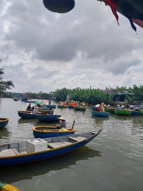 Discover the Hoi an Farming and Fishing Life by Bike Tour - Enjoying a Vietnamese Lunch