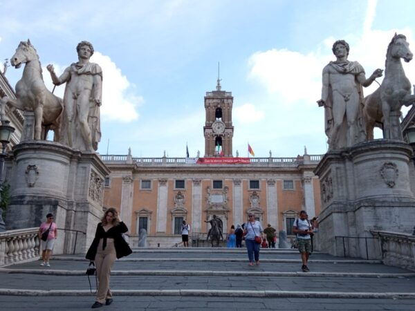 Discover the Monuments of Ancient Rome With Archaeology - Personalized and Engaging Experience