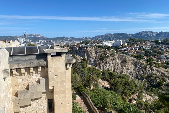 Discover the Old Streets, Monuments and Markets in Marseille. - Meeting Point and Pickup Details
