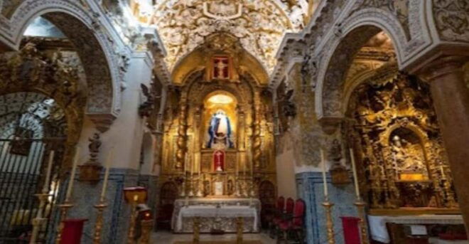 Discover The Secret Sevilla - Secret Alleyways and Courtyards