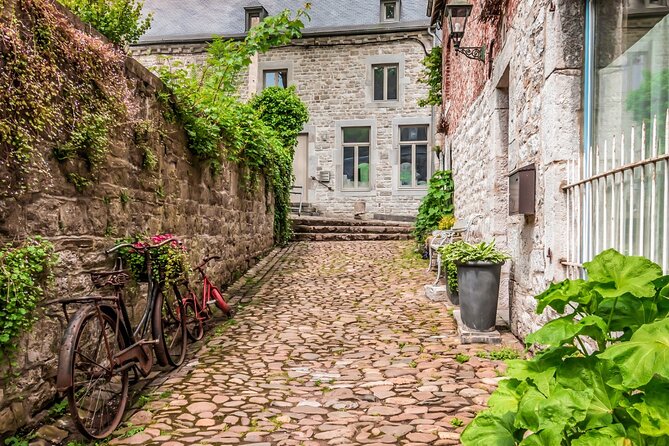 Discover the Secrets of Durbuy While Playing! Escape Room - Background