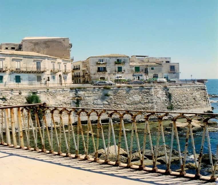 Discover the wonders of Ortigia: Tuk-Tuk tour through history and the sea. - Why This Tour Works Well