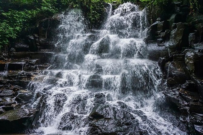 Discover Two Waterfalls in the Centre of Bali - Tibumana, Kantolampo Waterfalls - Highlights of Tibumana Waterfall