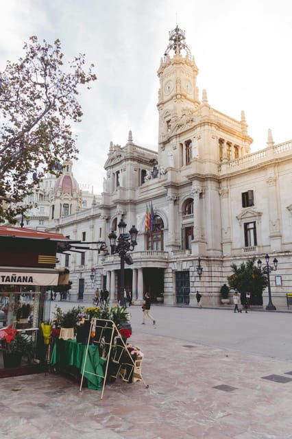 Discover Valencia by Bike: Tour of the Main Landmarks - Historic Sites
