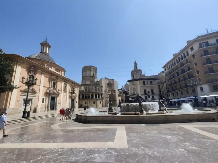 Discover Valencia With a Playful Walking Tour!2 - What to Bring for the Tour