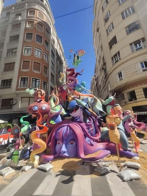 Discover Valencia yourself with a Playful walking tour! - FAQ