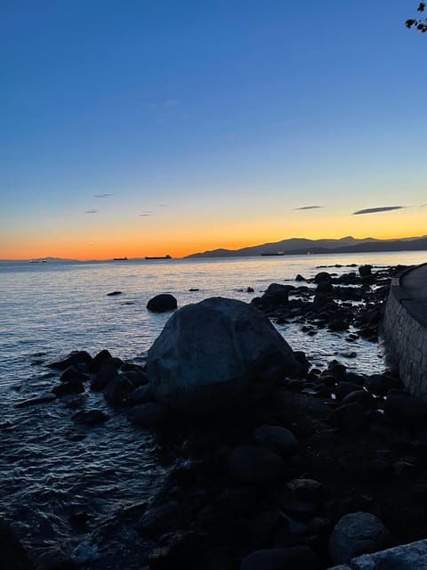 Discover Vancouver: Private Bike Tour in French/English - Tour Overview and Details