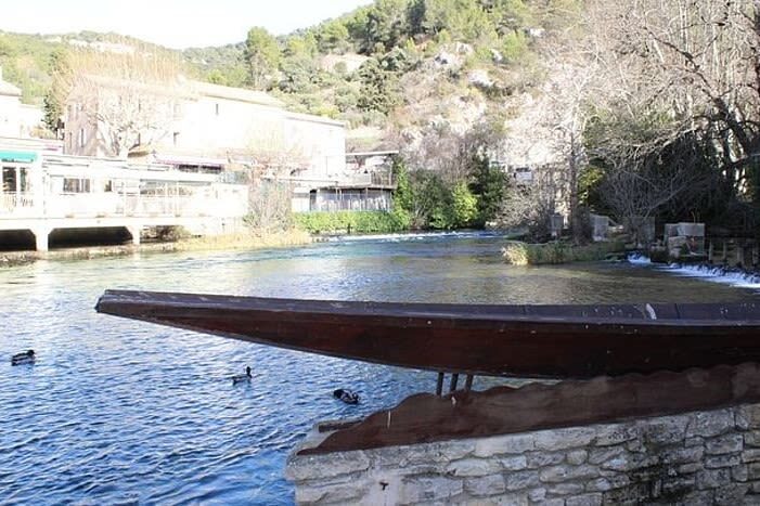 Discover Villages in Luberon Tour from Avignon - Roussillon’s ochre cliffs and village streets