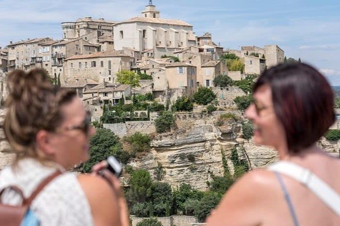 Discover Villages in Luberon Tour from Avignon - What the six-hour schedule feels like