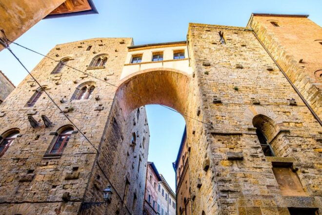 Discover Volterra With Licensed Tour Guide - Description