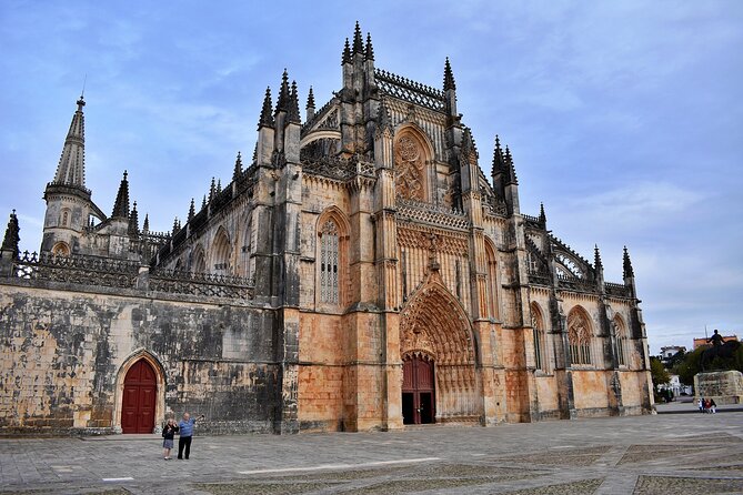 Discovering Fátima, Batalha Monastery and Alcobaça Monastery - History and Significance