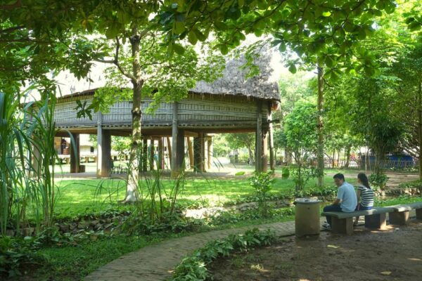 Discovering Hanoi: Full-Day Urban Adventure - Cultural Etiquette
