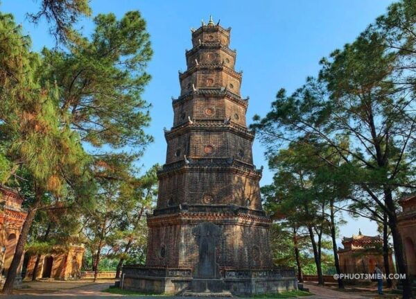 Discovering Hue - The Ancient City and Visit Hai Van Pass - Culinary Delights of Hue