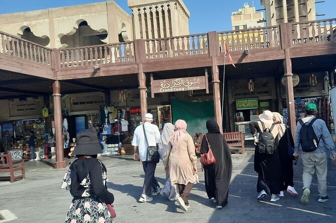 Discovering Old Town Dubai: A Creative Walking Journey - Strolling Through Vibrant Souks