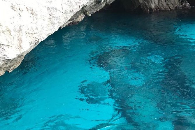 Discovery Capri Island by Boat - Gruta Azul Experience