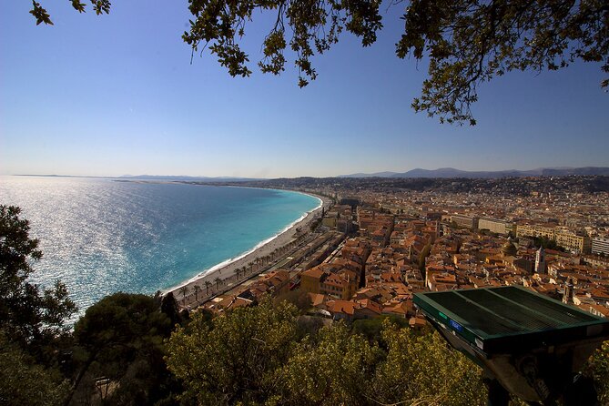 Discovery of the City of Nice by Electric Méhari - Sharing the Trip With Other Travelers