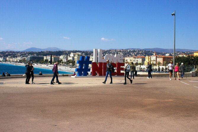 Discovery of the City of Nice by Electric Méhari - Questions and Support for the Tour