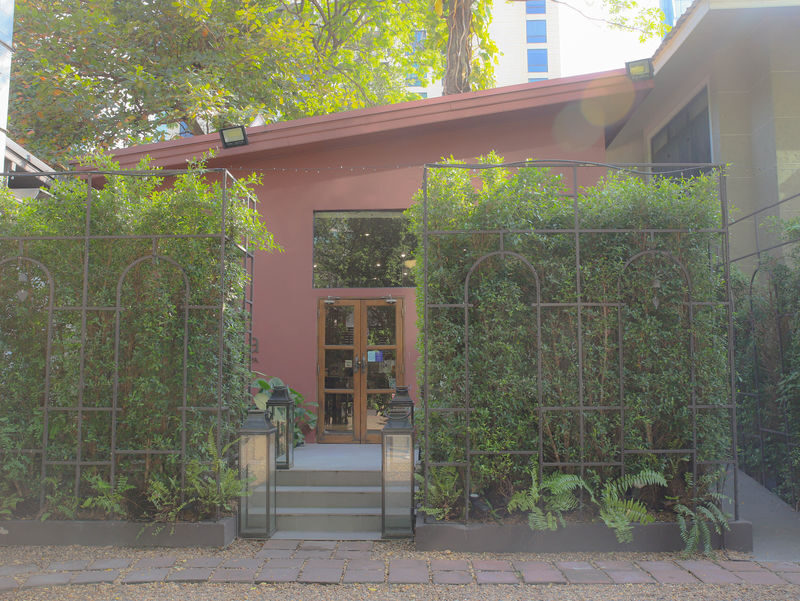 Divana Scentuara Spa at Chid Lom in Bangkok - A rose-themed retreat in central Bangkok