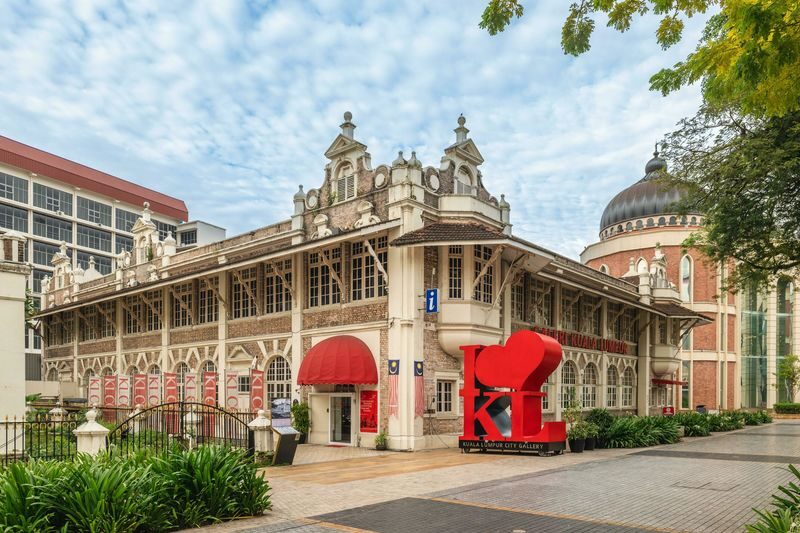 Dive Into 3 Cultures Walking Tour in Kuala Lumpur - A walking route through Kuala Lumpur’s cultural center