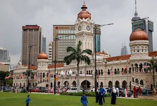 Dive Into 3 Cultures Walking Tour in Kuala Lumpur - Chinatown and Sin Sze Si Ya Temple