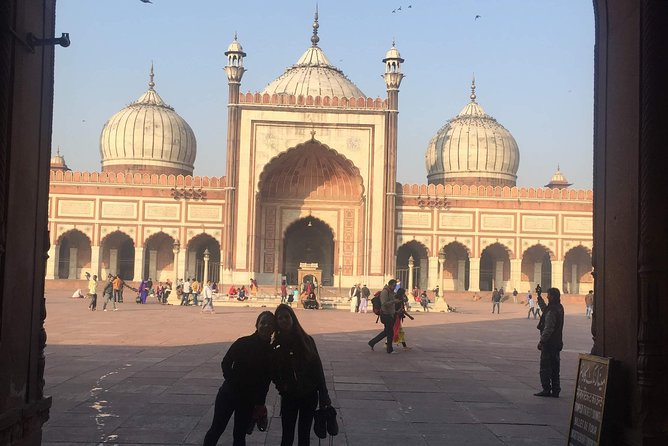 Divine Delhi - Understand the Spirituality and Beliefs of India - Influence of Hinduism and Buddhism