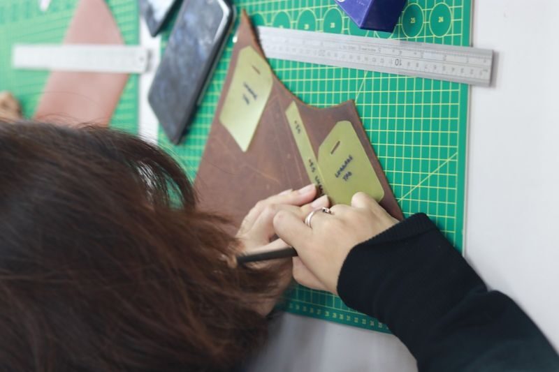 DIY Art Jamming, Clay, Terrarium & Leather Kits with Free Delivery - Painting a tote or canvas