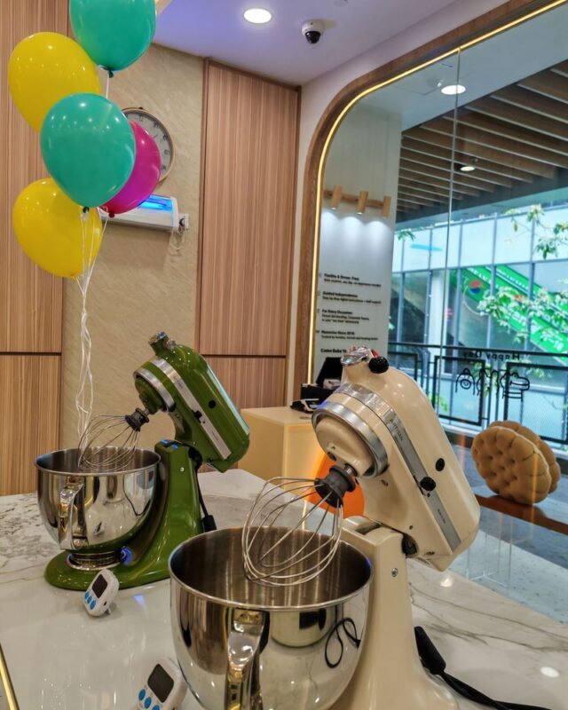 DIY Baking Experience with Good Times at Sunway 163 Mall - Two hours with flour, cream and a recipe on screen