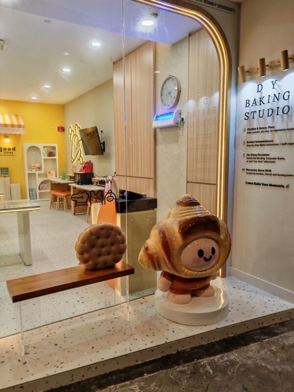 DIY Baking Experience with Good Times at Sunway 163 Mall - Tablet instructions, staff help and recipe notes