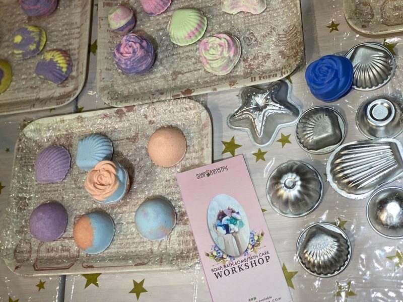DIY Bathbomb Workshop in Orchard Gateway - A friendly, unhurried class for groups