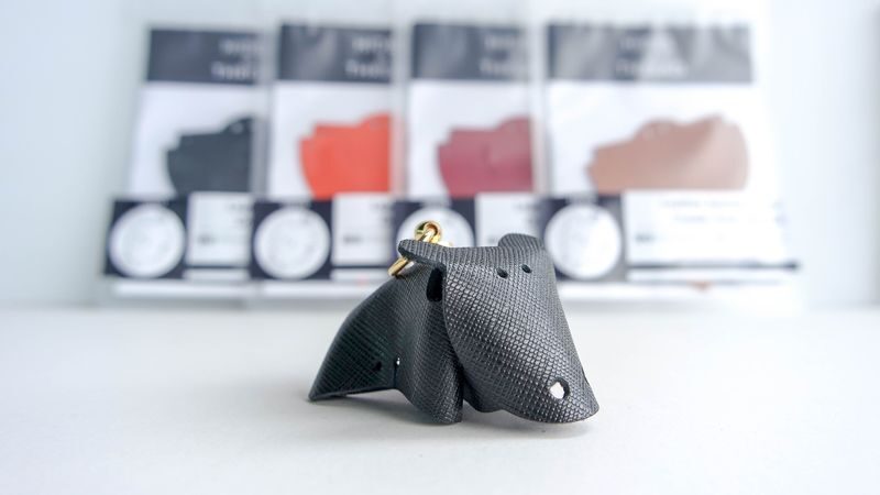 DIY Leather Charm Kit with Free Delivery - Choosing between four colors and a guided session