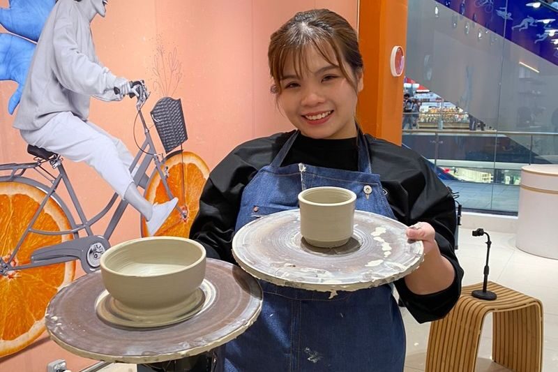 DIY Pottery Workshop with Good Times DIY Pottery in Johor Bahru - A friendly class with a hands-on learning curve