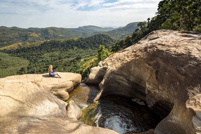 Diyaluma Falls and Natural Pool Bathing Private Guided Tour  - Nuwara Eliya - Important Information for Participants