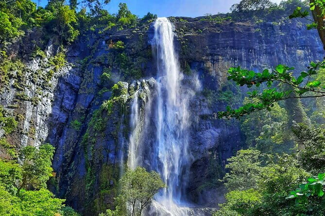 Diyaluma Waterfall and Natural Pool Bath With Lunch - Good To Know