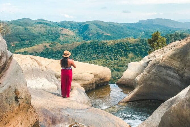 Diyaluma Waterfall & Natural Pool Bath. - The Sum Up