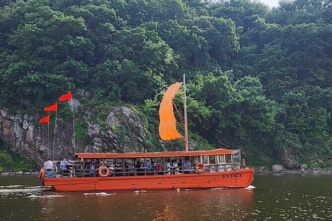 DMZ Adventure & Traditional Boat Voyage Day Tour from Seoul - The boat voyage along Imjin River