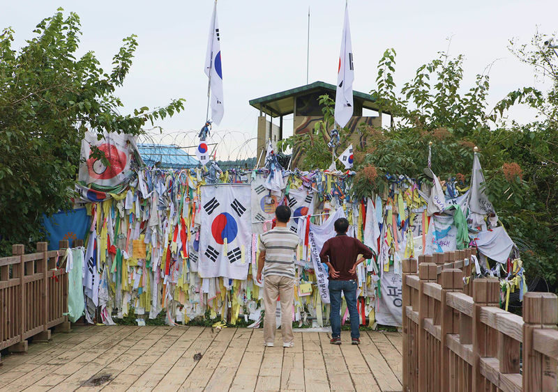 DMZ Tour from Seoul: 3rd Tunnel, North Korea View & UNESCO Valley - Walking the 3rd Infiltration Tunnel
