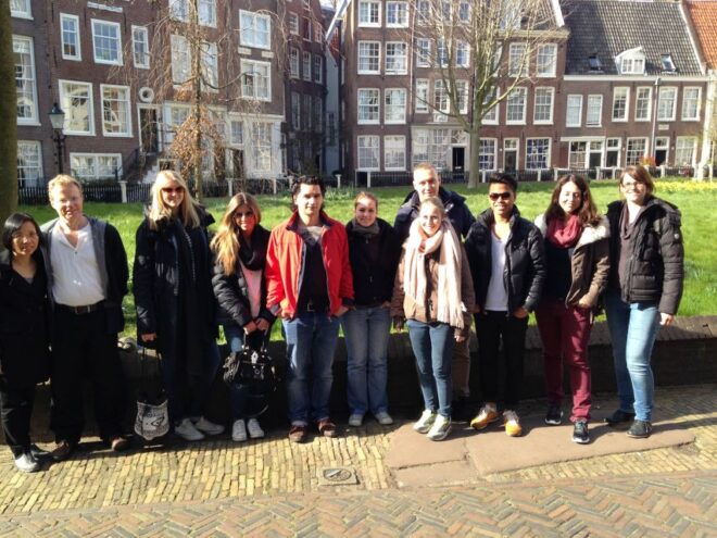 Do You Speak Grass? German Tour of Amsterdam's Coffeeshops - Sampling Dutch Snacks and Treats