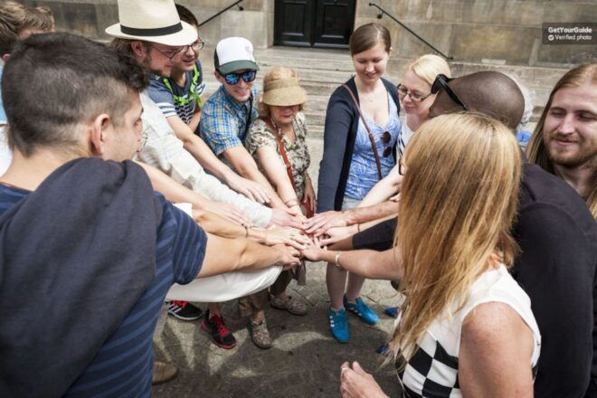 Do You Speak Grass? German Tour of Amsterdam's Coffeeshops - Visiting Historic Landmarks and Famous Coffeeshops