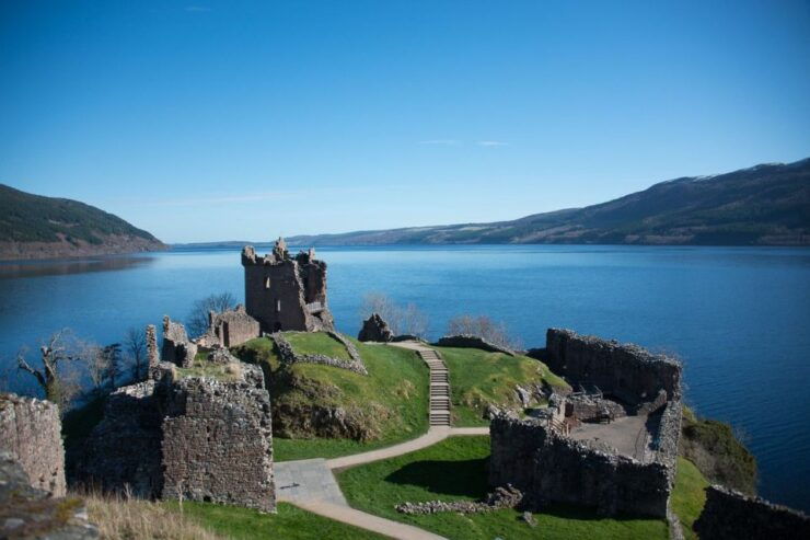 Dochgarroch: Loch Ness and Caledonian Canal 2-Hour Cruise - Experience Highlights